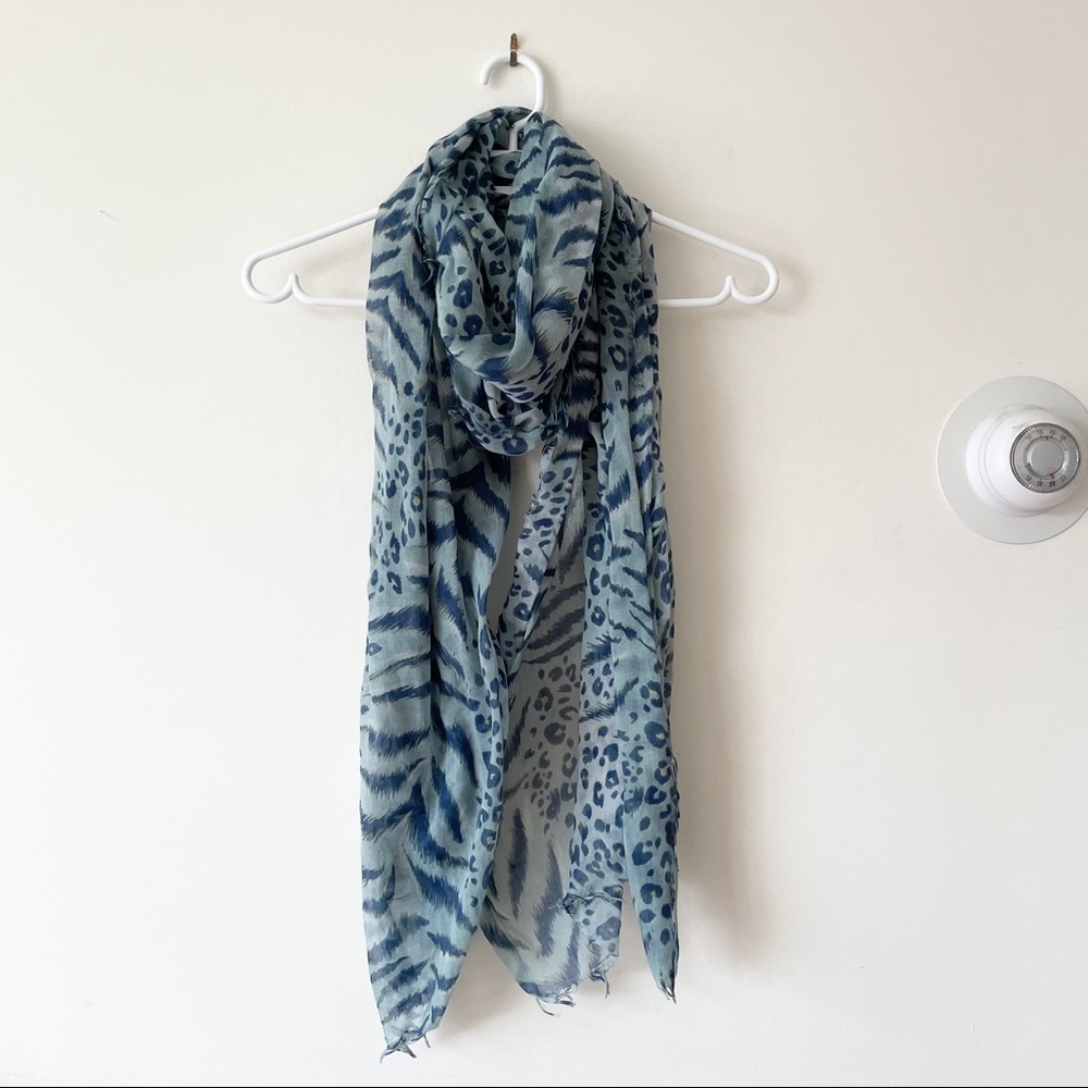 🛍 3/$20 Pattern Scarf - Picture 13 of 15